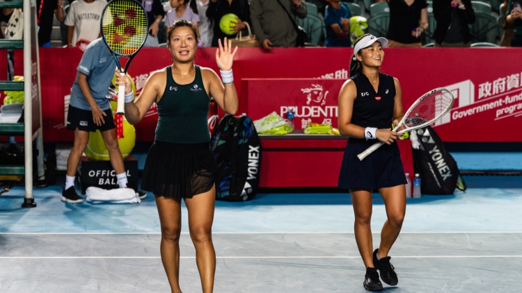 香港網(wǎng)球賽：張瑋桓王康怡首勝雙打晉8強(qiáng) 費(fèi)蘭迪絲哉芝一齊過關(guān)