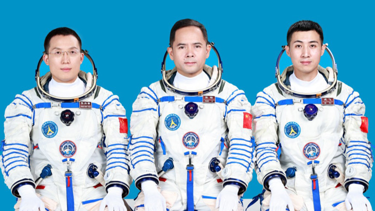 分別為「70後」「80後」「90後」 神二十一乘組簡(jiǎn)歷來(lái)了