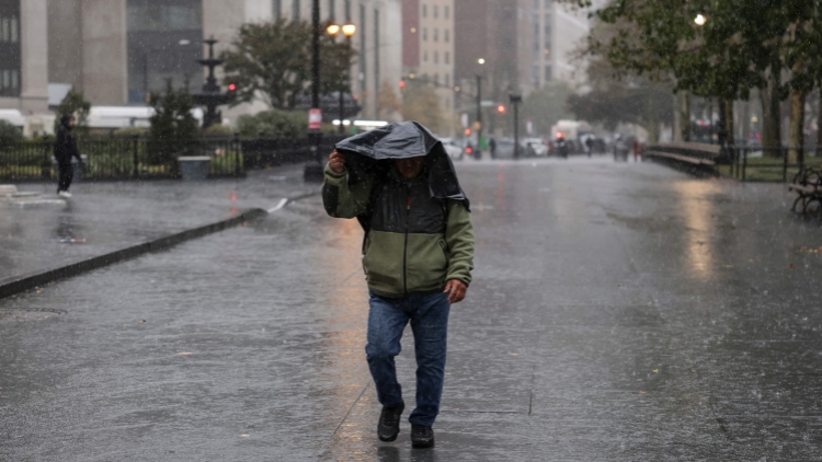 美副總統(tǒng)萬斯：聯(lián)邦政府「停擺」若持續(xù)至感恩節(jié) 航空交通將面臨「災(zāi)難」