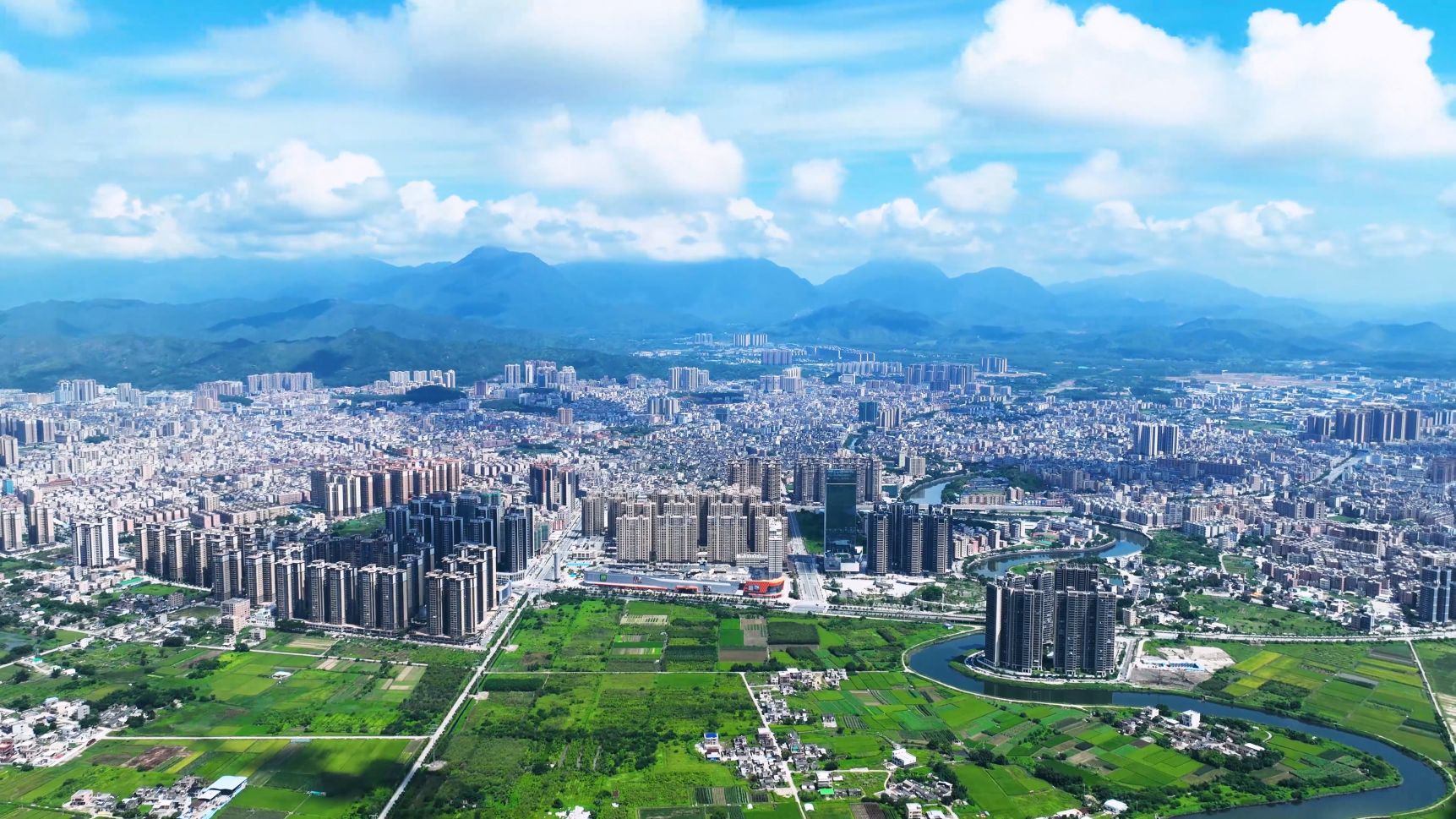 2025中國·汕尾彩色寶石產(chǎn)業(yè)發(fā)展大會暨首屆汕尾國際珠寶展明日開幕