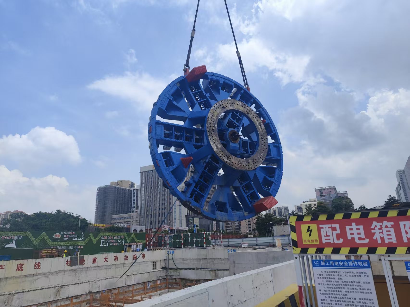 封頂+始發(fā)  廣州地鐵八號線北延段支線同日完成雙節(jié)點目標