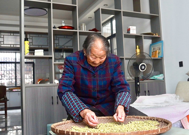 105歲老人之「養(yǎng)生經(jīng)」  皖黟縣宏潭有個「長壽村」