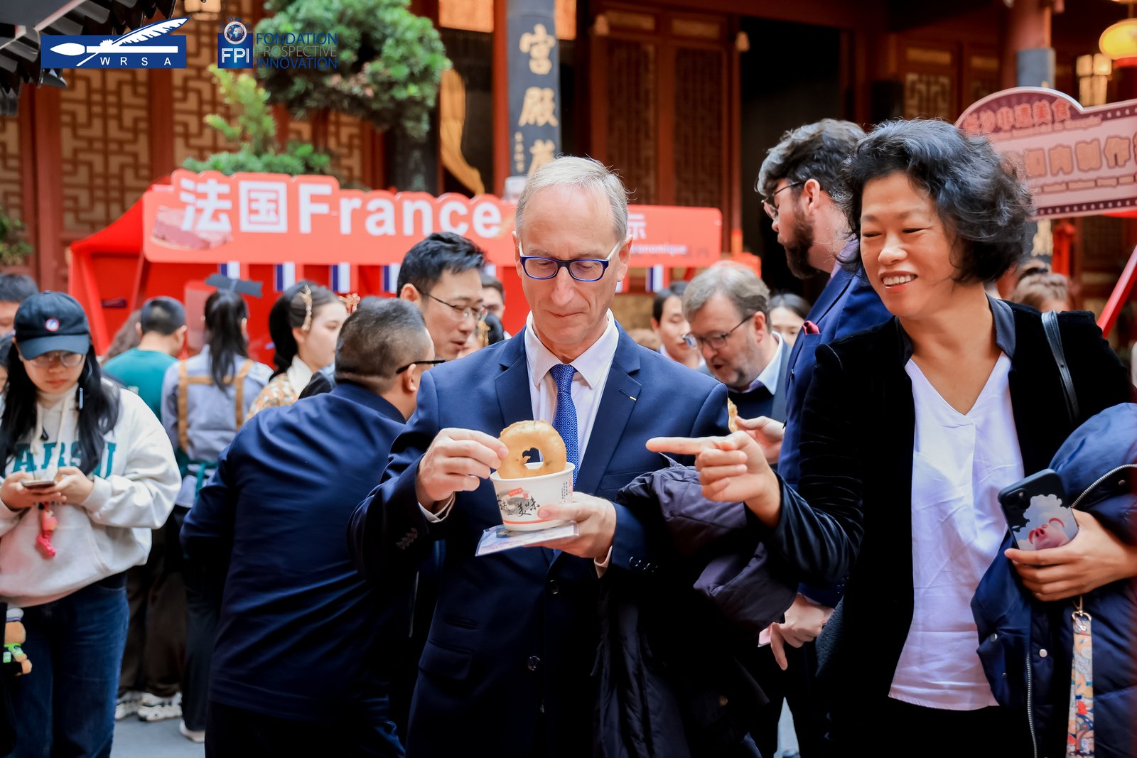 臭豆腐鵝肝漢堡C位出圈！中法美食體驗(yàn)周長(zhǎng)沙開(kāi)席