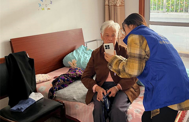 皖祁門縣：社?！溉汀谷f家暖