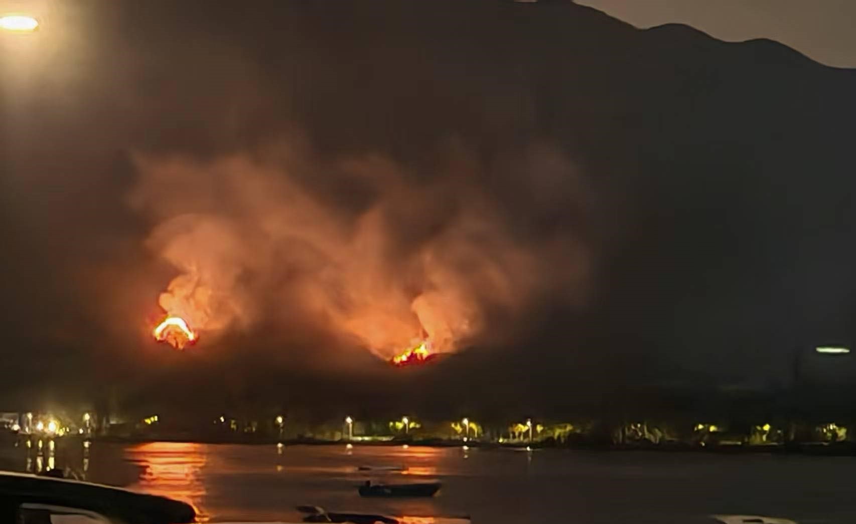 有片〡大埔八仙嶺山火 焚燒逾12小時救熄