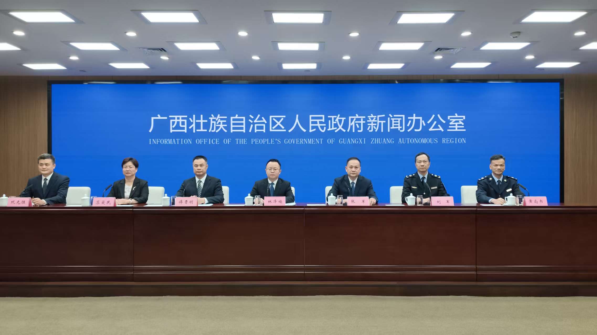 廣西堅持優(yōu)化營商環(huán)境持續(xù)擦亮「營商廣西·桂在便利」服務(wù)品牌