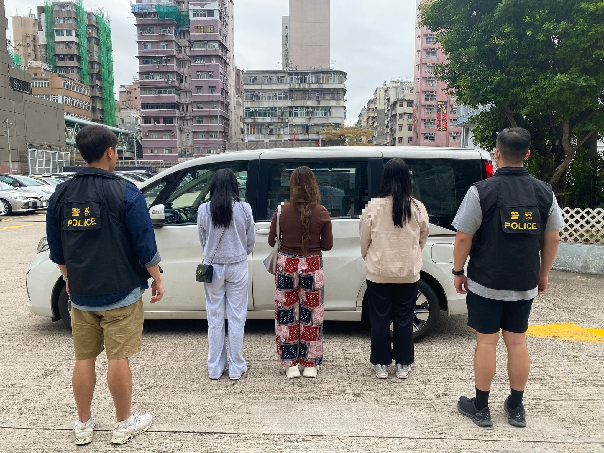 警方深水埗掃黃拘3名外籍女