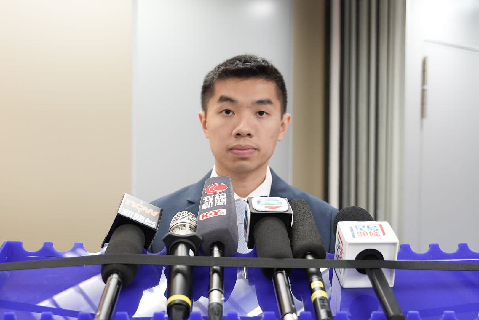 警方屯門拘3少年 涉毀壞12?7立會選舉海報(bào)