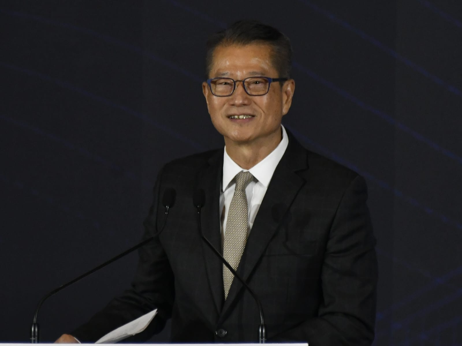 陳茂波指AI成時(shí)代關(guān)鍵詞 勢(shì)驅(qū)動(dòng)金融物流行業(yè)