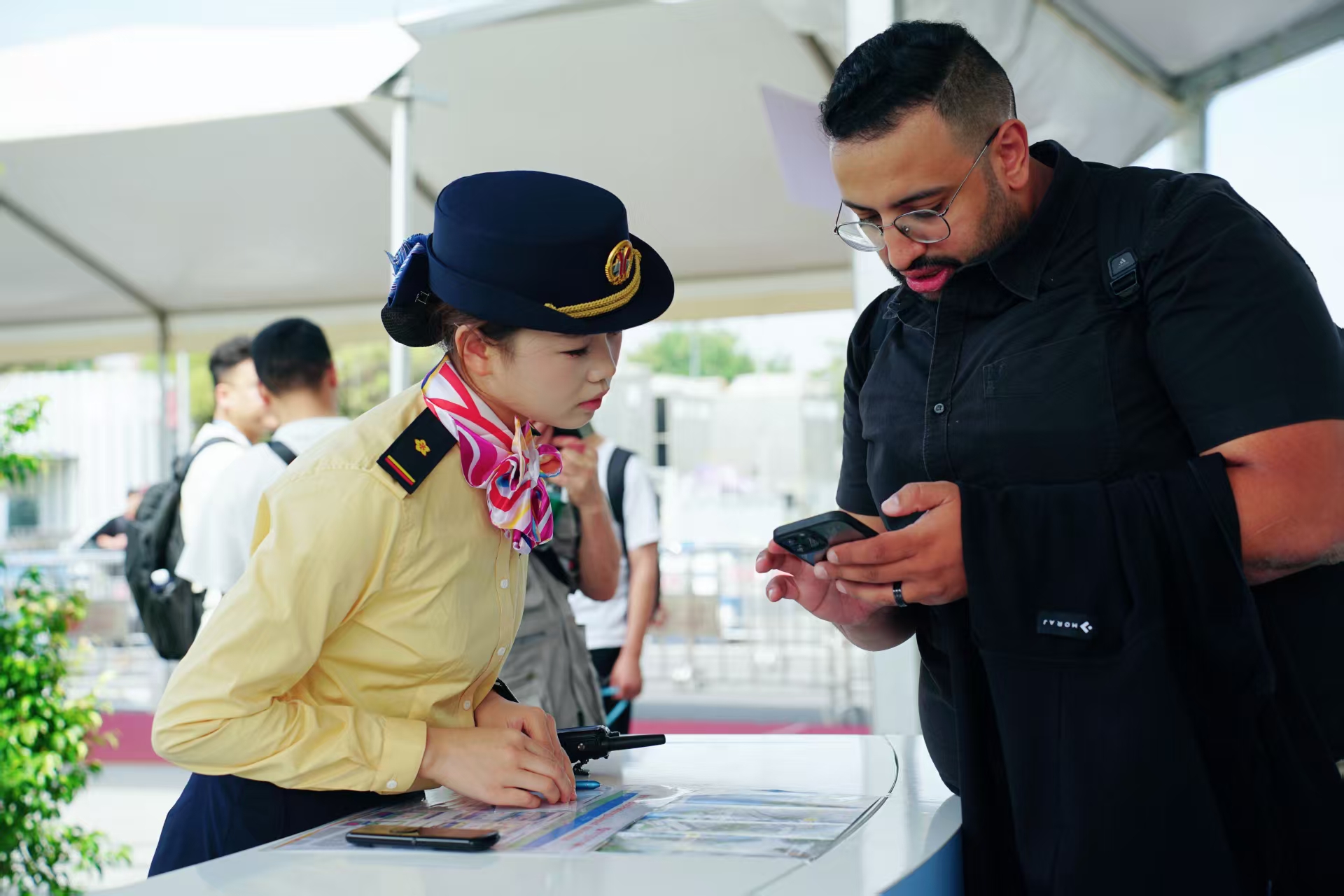 日均客流超千萬(wàn)  第138屆廣交會(huì)廣州地鐵累計(jì)運(yùn)客2.1億人次