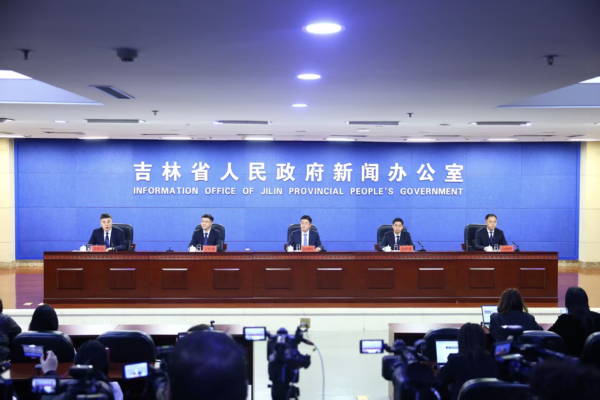 長春新雪季打造「冰雪經(jīng)濟(jì)」新引擎 政企聯(lián)動推動全鏈條消費(fèi)升級