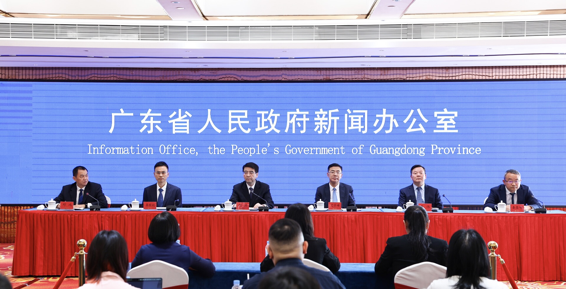   粵攜手港澳推大灣區(qū)建設(shè)  科技產(chǎn)業(yè)、互聯(lián)互通、重大平臺(tái)三方面取得豐碩成果