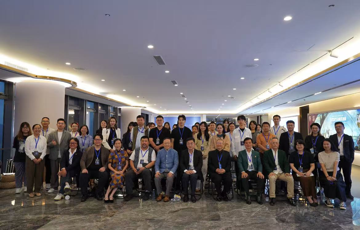 2025深港澳數(shù)字設(shè)計(jì)未來發(fā)展產(chǎn)學(xué)研交流會在深圳天空美術(shù)館成功舉辦