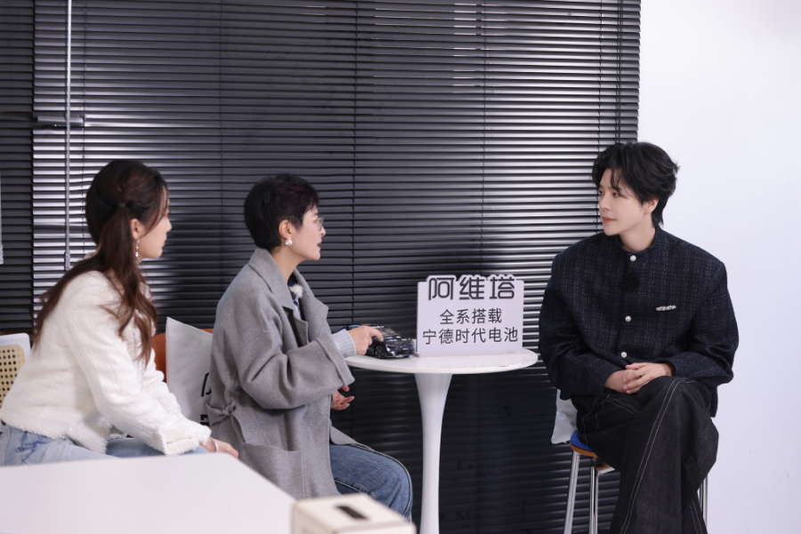 《背後》對(duì)話「古裝專業(yè)戶」徐海喬 爆劇黃金配角的堅(jiān)持與放棄