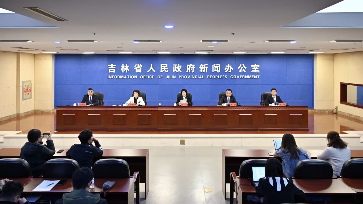 高鐵貫通連綴精彩無(wú)限  新雪季「長(zhǎng)白山冰雪經(jīng)濟(jì)圈」再迭代升級(jí)！