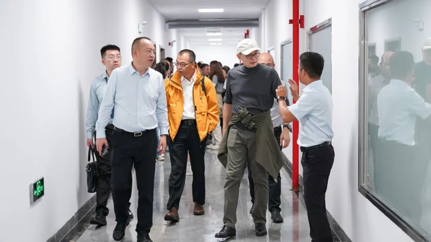 豬價(jià)下行致行業(yè)虧損 龍頭豬企自救策略深度調(diào)研