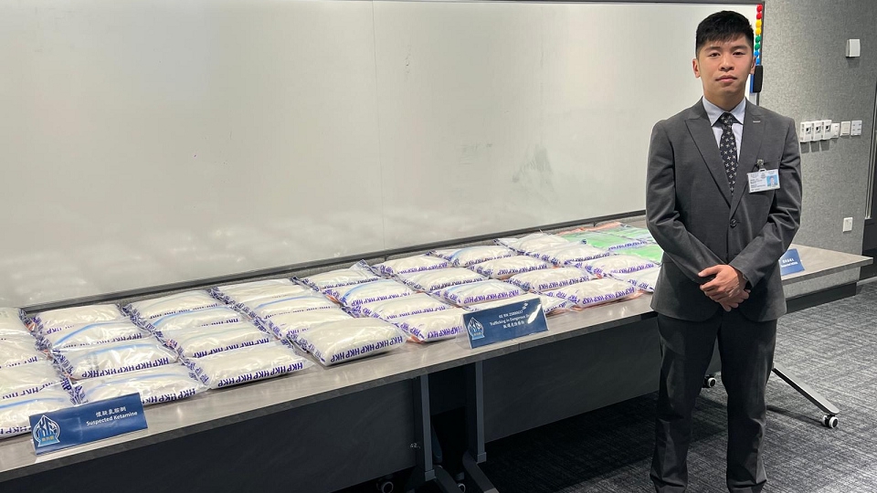 警破觀塘2個(gè)毒品儲(chǔ)存?zhèn)} 拘捕非華裔男 檢值1600萬(wàn)元毒品