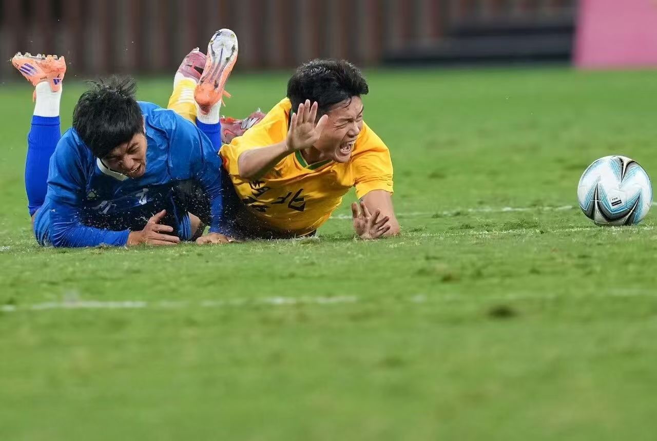 巔峰對決！湖北隊(duì)點(diǎn)球制勝首奪金 上海隊(duì)力克山東獲銅牌