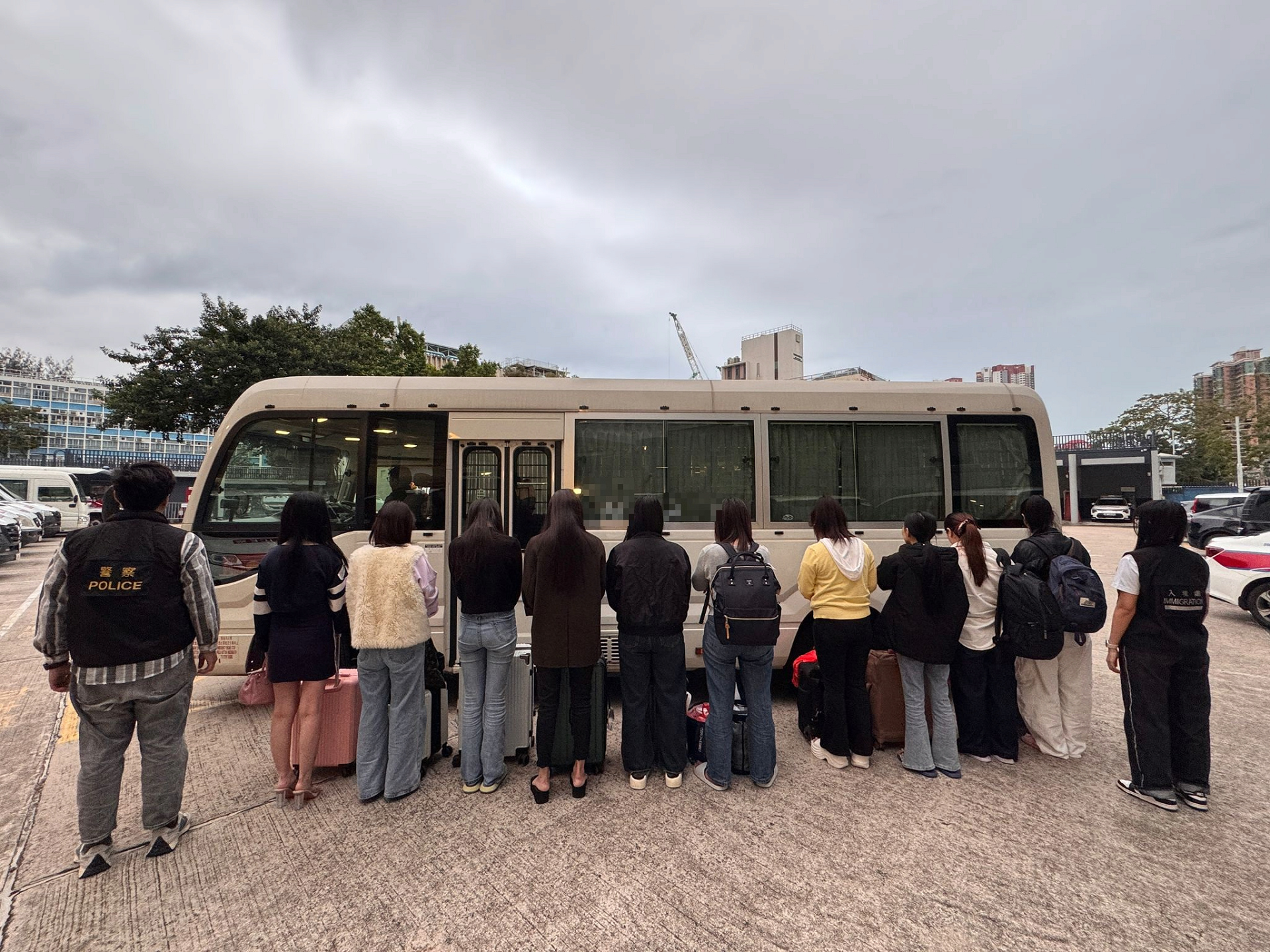 元朗掃黃拘26名內(nèi)地女