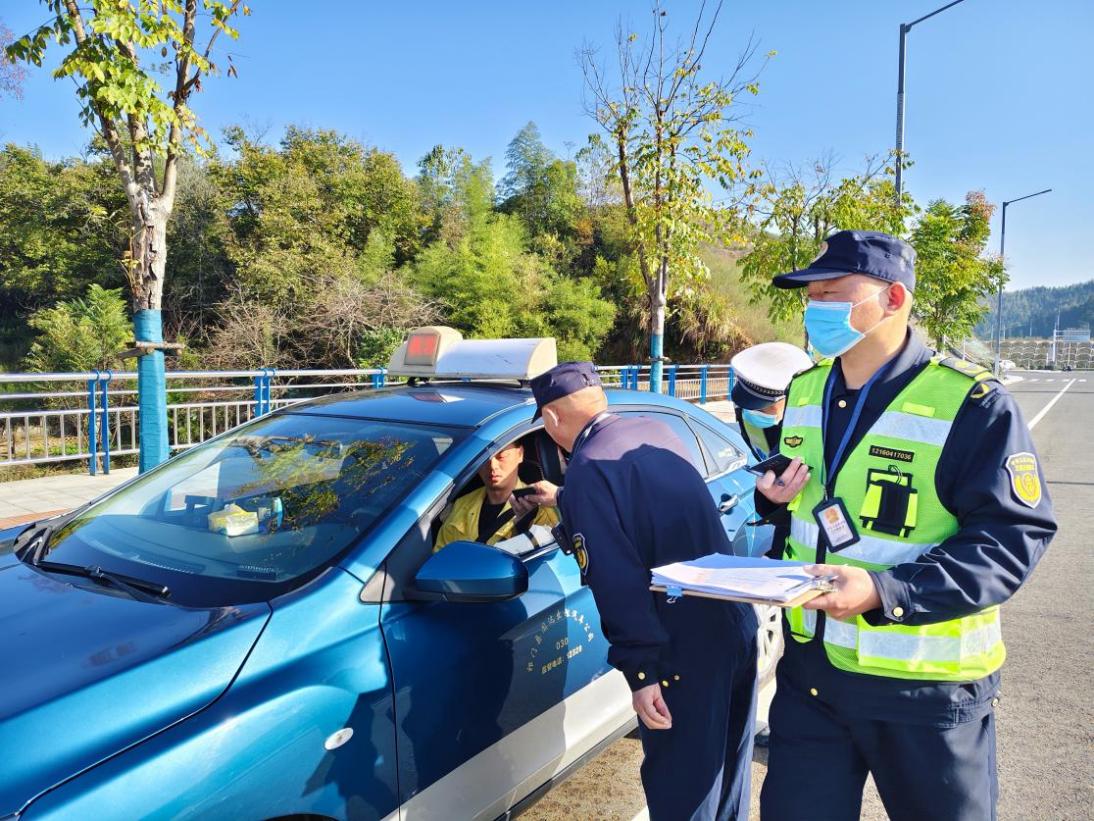皖祁門縣：規(guī)範出租營運 護航群眾出行