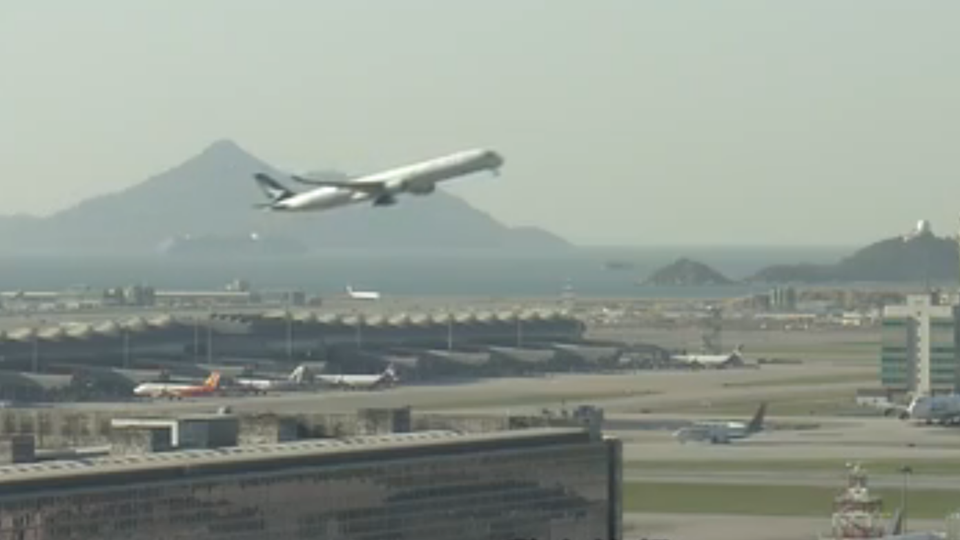 機場三跑地盤發(fā)現(xiàn)懷疑戰(zhàn)時炸彈 航班如常升降