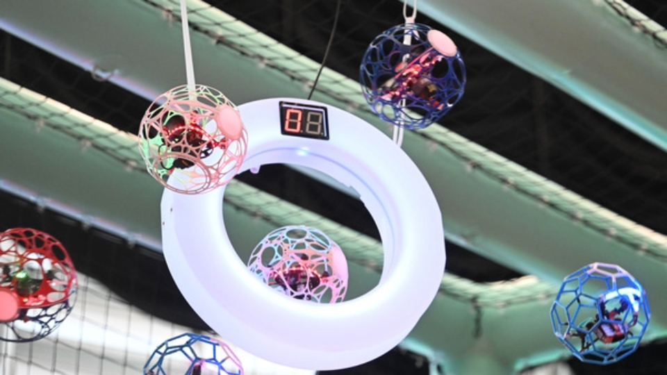 航空模型項(xiàng)目首列十五運(yùn)會(huì)群眾項(xiàng)目 數(shù)碼港上月初啟用全港首間無人機(jī)運(yùn)動(dòng)專用中心