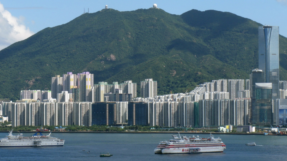 水務(wù)署密切跟進(jìn)太古城部分用戶(hù)供水事宜 相信食水中黑色沉積物為瀝青