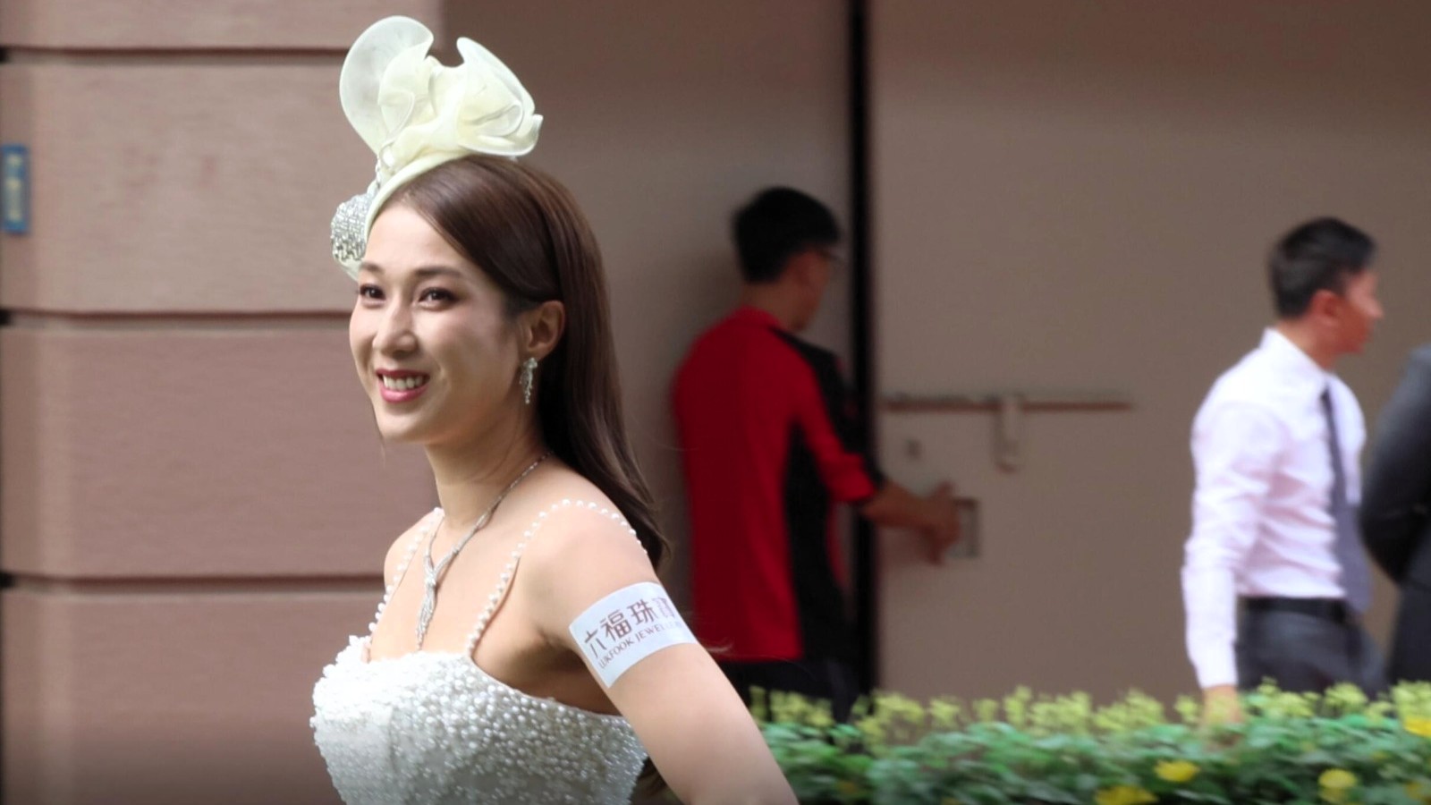 有片丨微博熱搜傳婚變 鍾嘉欣現(xiàn)身否認(rèn)大讚老公值110分