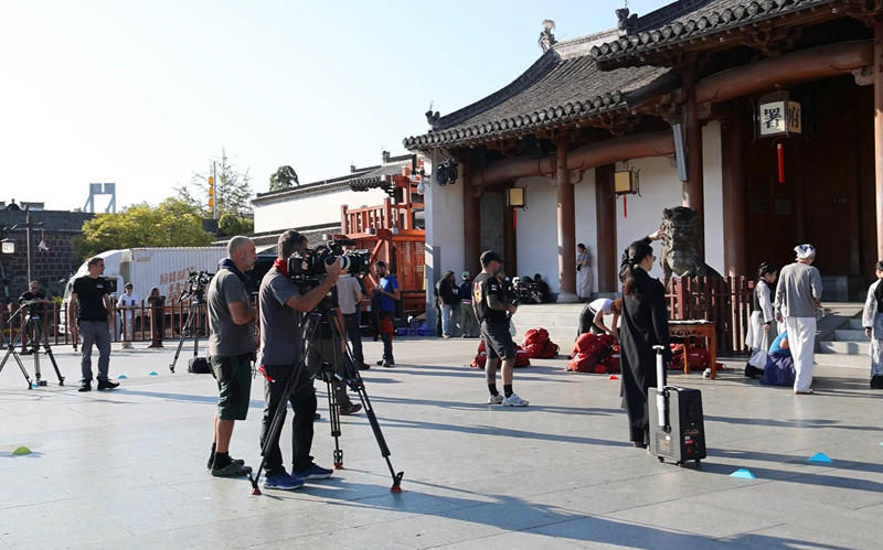 比利時(shí)綜藝節(jié)目《北京特快》聚焦歙縣