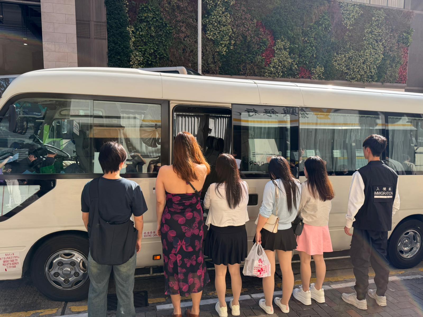 觀塘掃黃拘5名內(nèi)地女