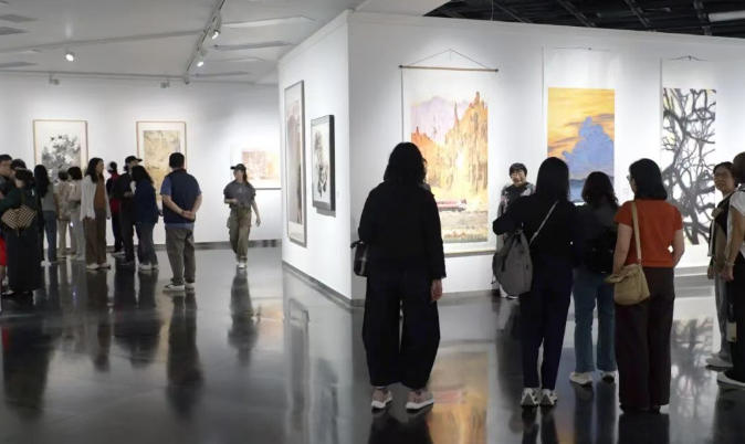 匯集百位深港澳藝術(shù)家 這場(chǎng)畫展推動(dòng)傳統(tǒng)水墨走向世界