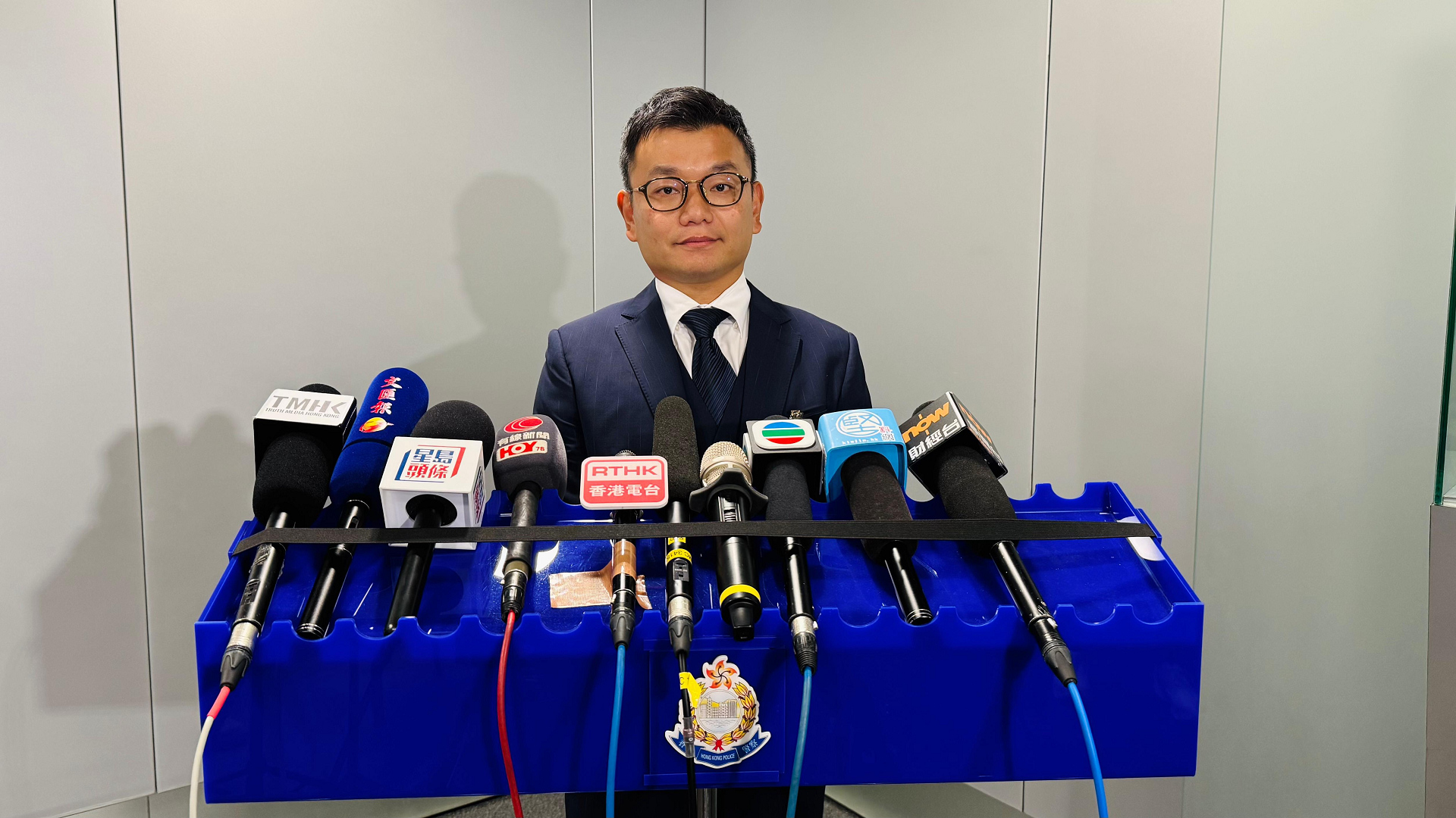 涉嫌網(wǎng)上發(fā)布煽惑他人投白票 國安處拘一六旬男子