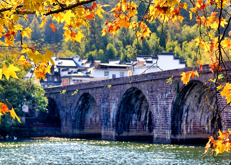 皖休寧縣：初冬橫江如詩(shī)畫