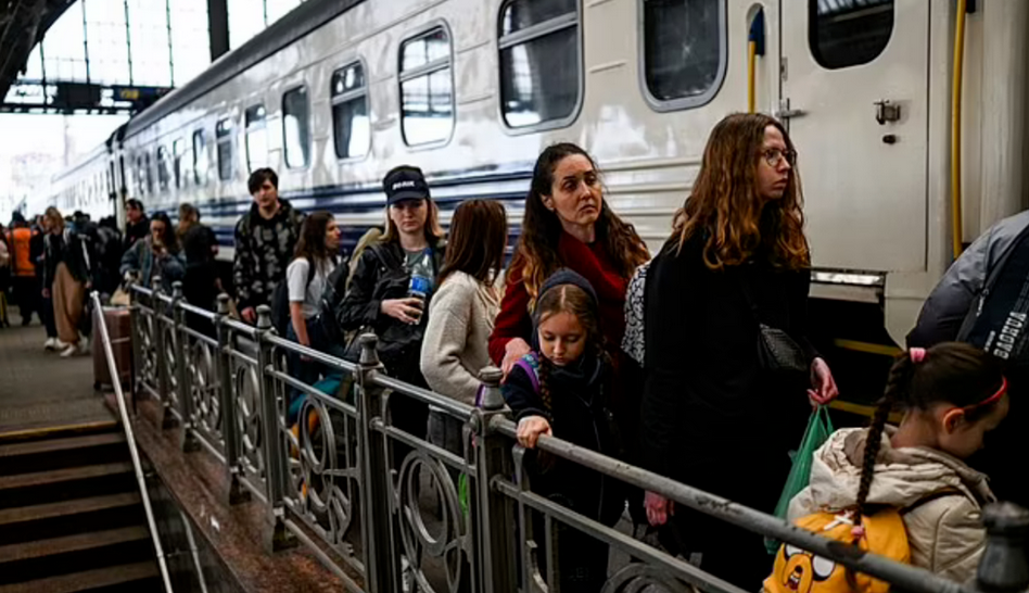 英國宣布大規(guī)模改革移民體系 涉及200萬人