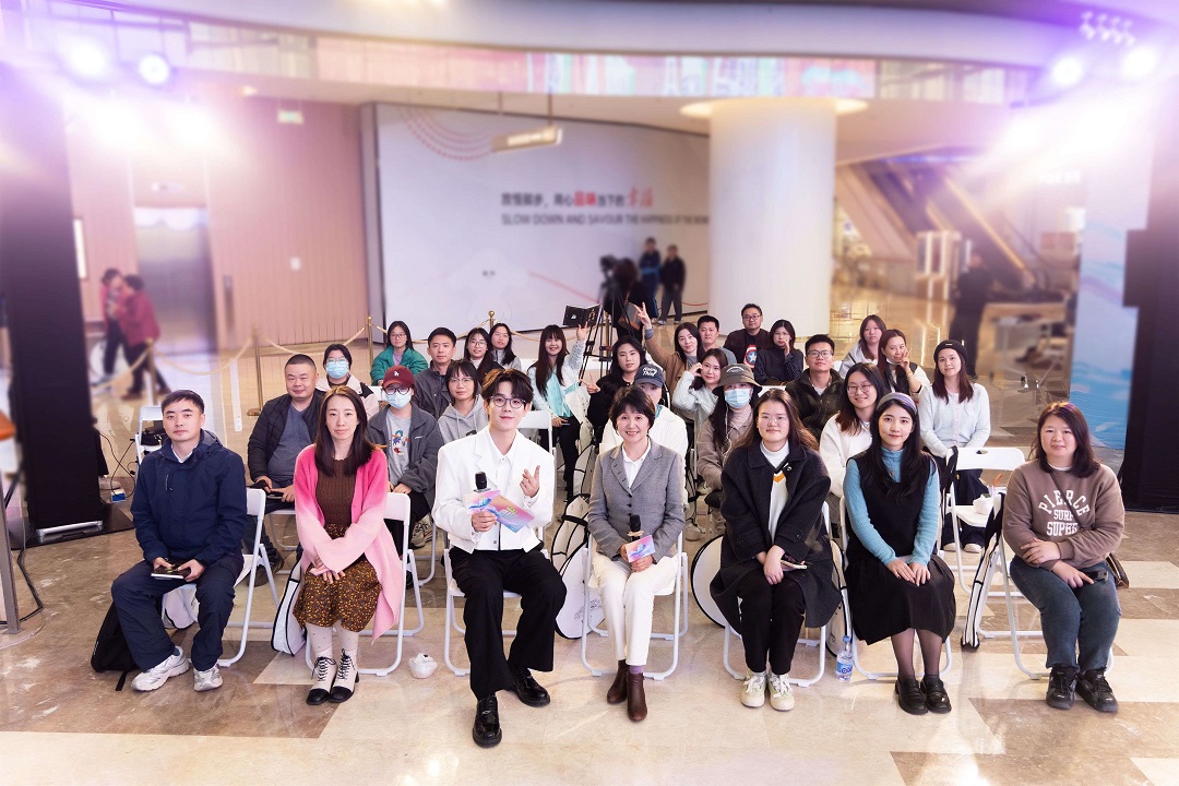 從職場焦慮到親密關係 《背後》看片會心理專家現(xiàn)場支招