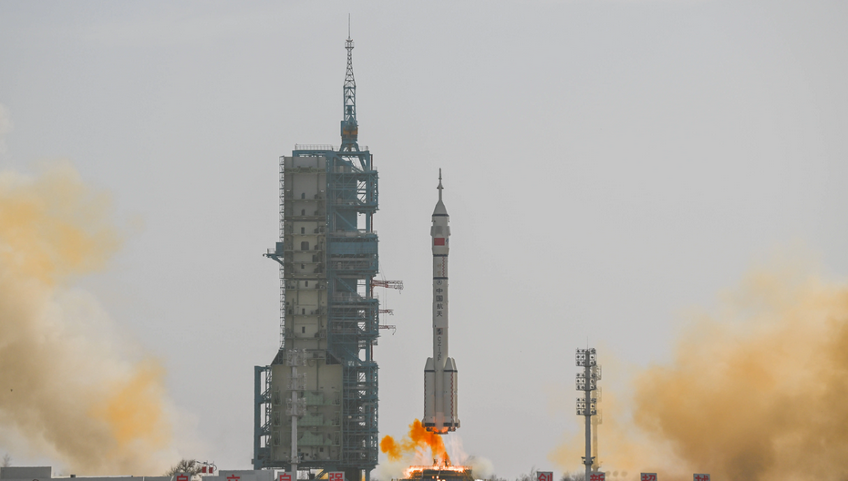神舟二十二號(hào)飛船載貨飛赴中國(guó)空間站 中國(guó)首次應(yīng)急發(fā)射任務(wù)取得圓滿成功 
