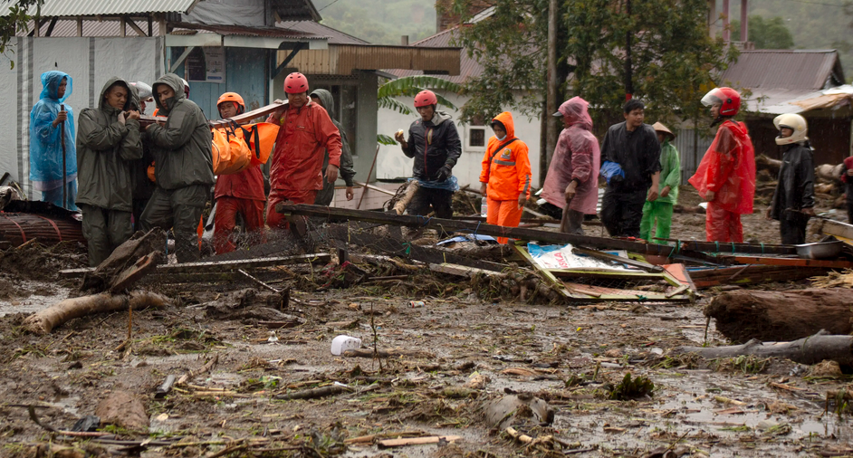 印尼洪災(zāi)遇難人數(shù)升至712人 