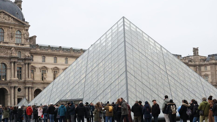 羅浮宮搶劫案第四名嫌疑人被臨時收監(jiān)