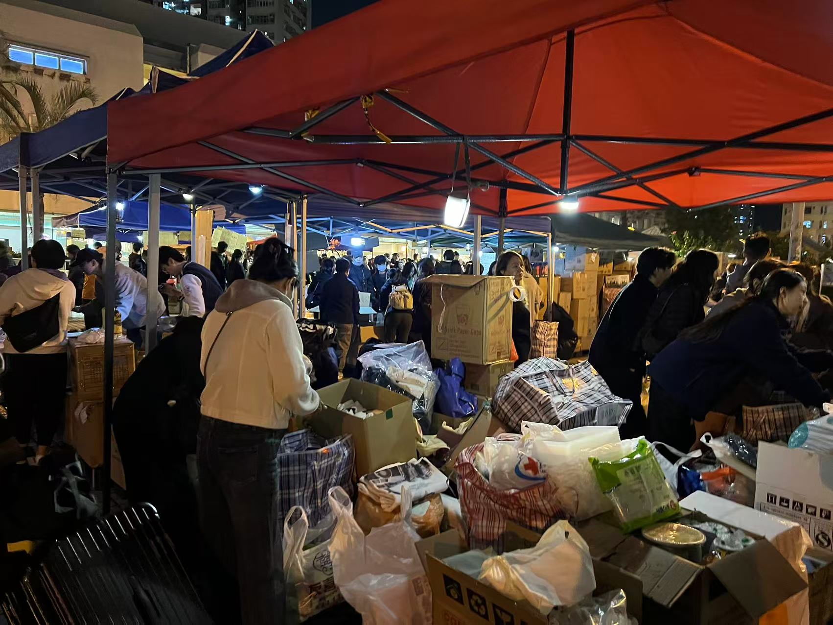 滬港兩地社會(huì)組織 籌款超過(guò)200萬(wàn)