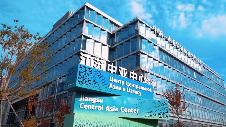 有片丨數(shù)據(jù)產(chǎn)業(yè)「繁花」如何結(jié)果？全國(guó)總編共探玄武！