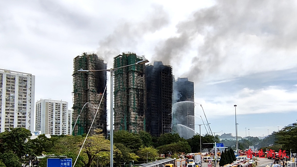 宏福苑大火丨警方為失聯(lián)人士家屬採(cǎi)集DNA樣本 協(xié)助辨別遺體身份