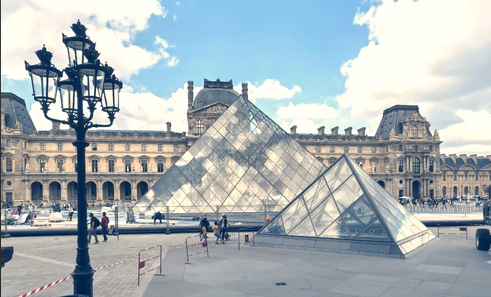 法國盧浮宮盜竊案調(diào)查報告：重大安保漏洞致嫌犯得手
