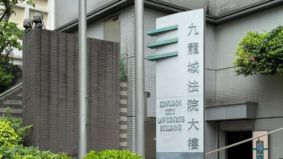 兩名共同業(yè)主不遵從清拆令拆除天臺搭建物 被罰逾13萬元