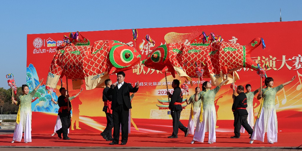 歙采繽紛鄉(xiāng)音嘹亮 皖歙縣村歌大賽讓村民站上C位