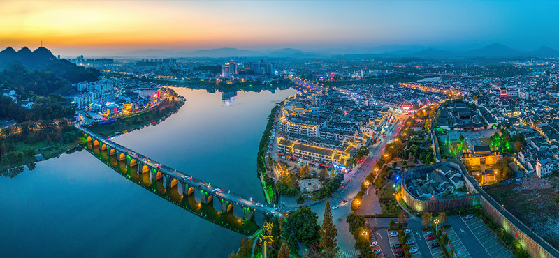 【港商觀察】「徽州府」有請！安徽歙縣景城相融古邑?zé)ú? title=