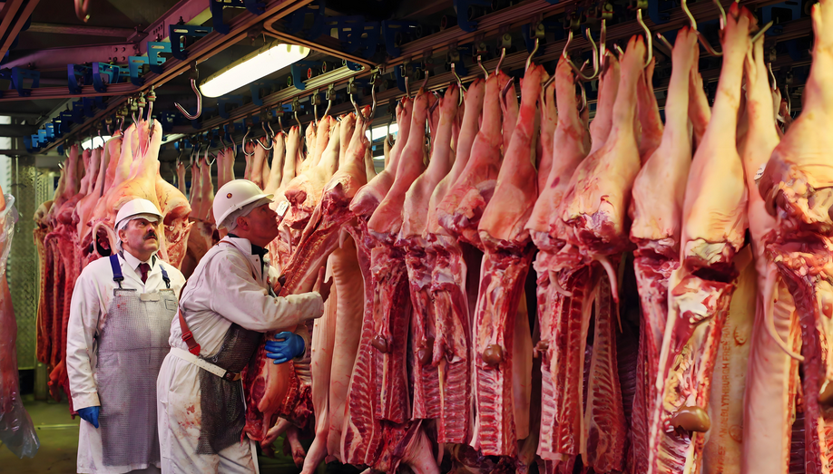  商務(wù)部：對原產(chǎn)於歐盟的進口相關(guān)豬肉及豬副產(chǎn)品徵收反傾銷稅 