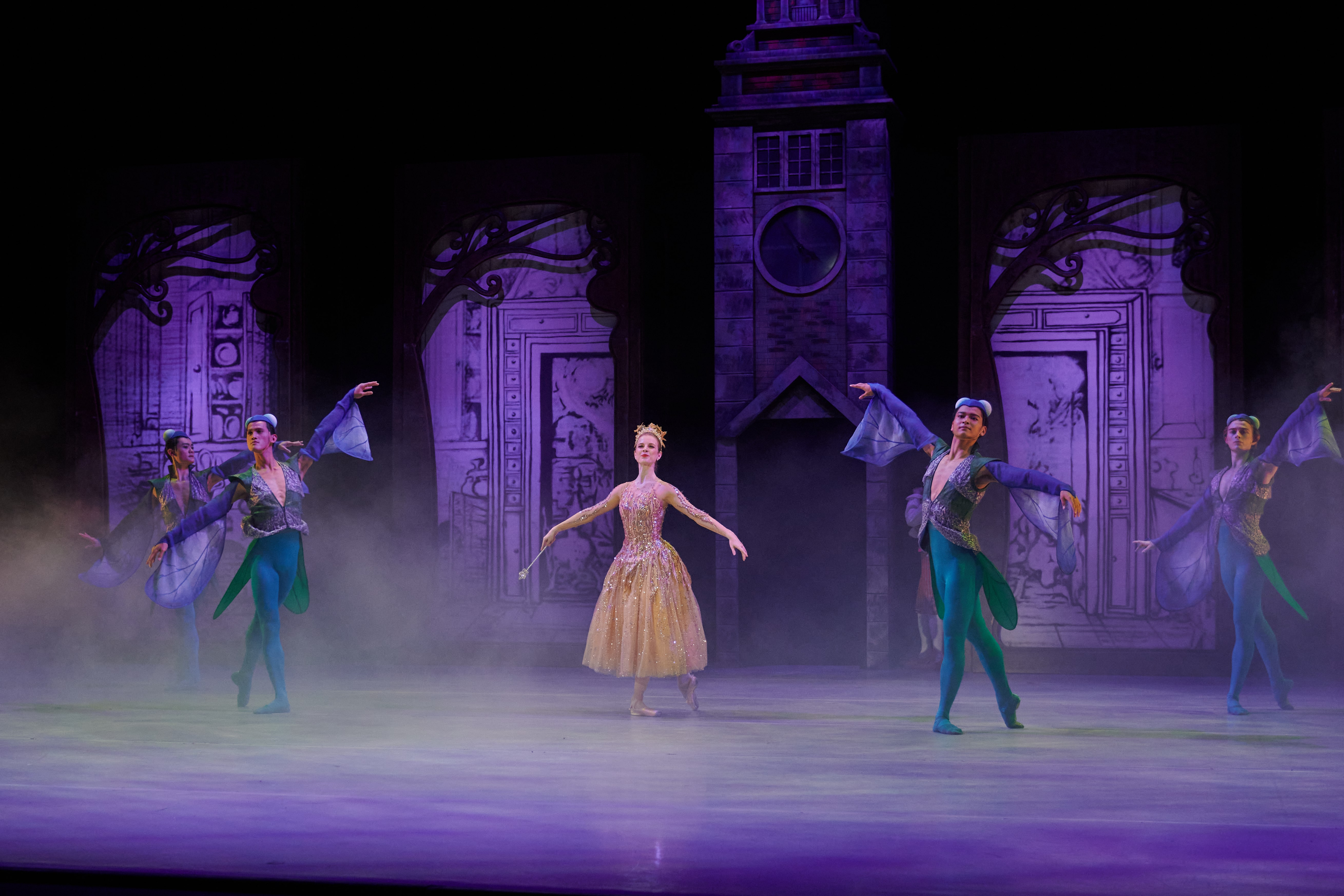 Cinderella_Jessica Burrows(middle) and Hong Kong Ballet Dancers _Photography_Conrad Dy-Liacco (2).jpg