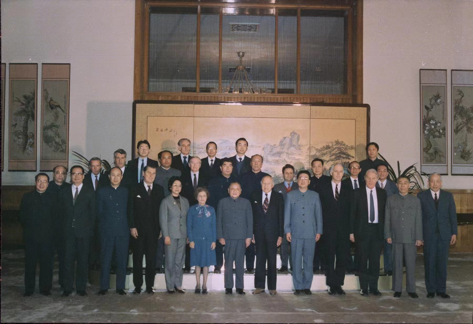 1985年1月18日，廣東核電合營有限公司合營合同簽字儀式  .jpg