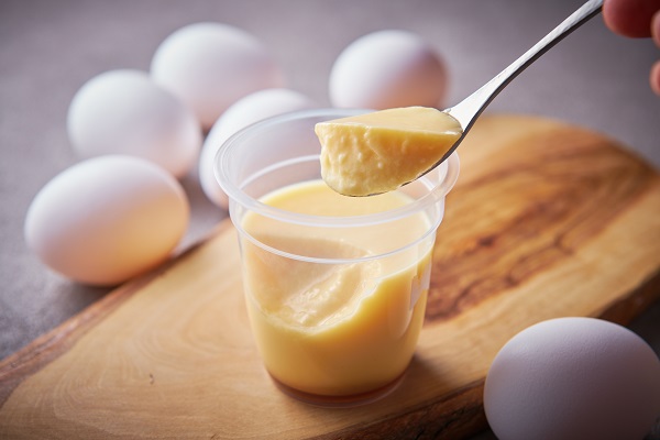 製作新鮮食品供應(yīng)給全港分店 保証甜點(diǎn)每天新鮮焗製.jpg