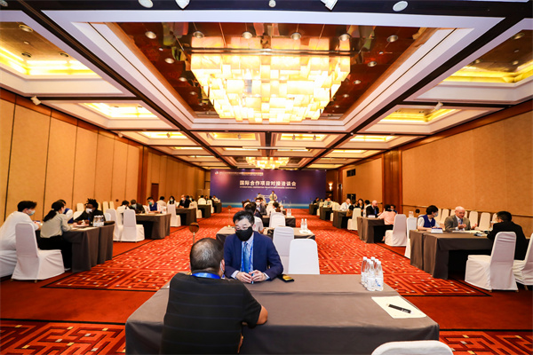 5、2022全球服務(wù)貿(mào)易大會(huì)暨首屆國(guó)際數(shù)字貿(mào)易峰會(huì)  國(guó)際項(xiàng)目洽談現(xiàn)場(chǎng) - 復(fù)件(1).jpg